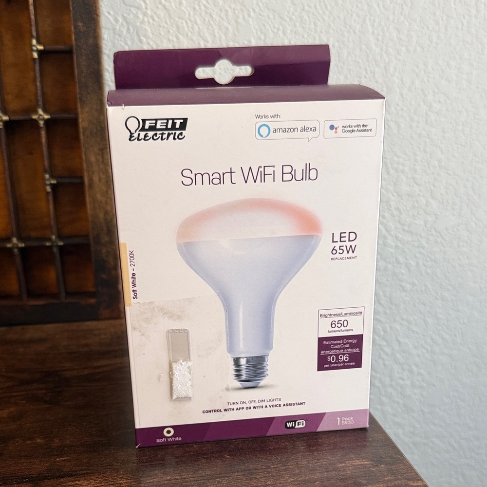 NWT Felt Electric Smart WiFi Bulb in Soft White 2700k LED 65W 650 Lumens